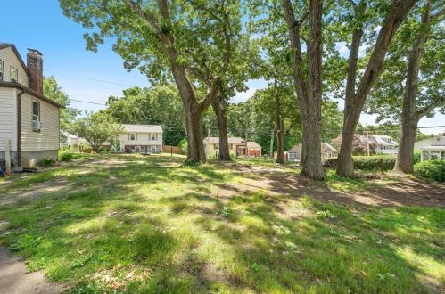 268 Morin St, Woonsocket RI  02895-2333 exterior