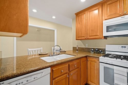 537 Candlewood St, Brea CA 92821-3619 exterior