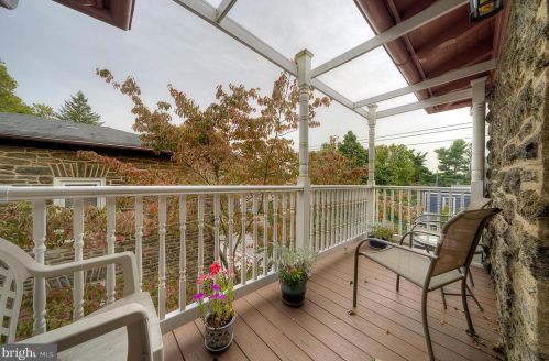 7909 Ardleigh St, Philadelphia PA 19118-3414 exterior