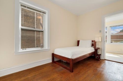 5428 Sawyer Ave, Chicago IL 60632-2624 exterior