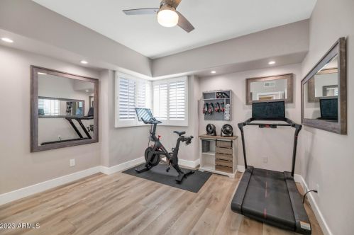 2347 Cinnabar Ave, Phoenix AZ  85028-3633 exterior