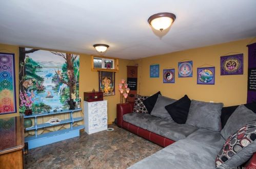 388 Elm St, Wallingford CT 06492-3231 exterior