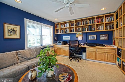 302 Cpe Shr Dr, Lewes DE 19958-3101 exterior