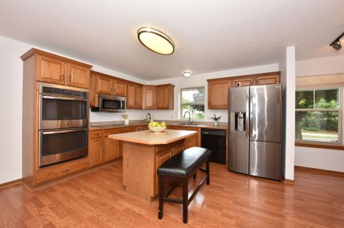 2102 Walnut St, Milwaukee WI 53205-1422 exterior