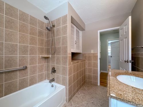 7481 School St, Concord NH  03307-0914 exterior