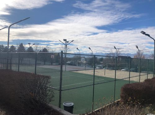 1201 Cottonwood Hl Dr, Sandy UT 84094-0837 exterior