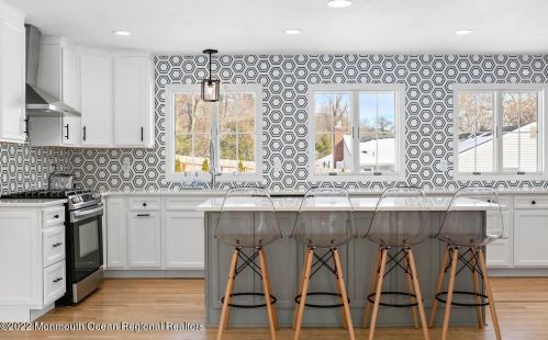 284 Pelican Rd, Middletown NJ 07748-3040 exterior