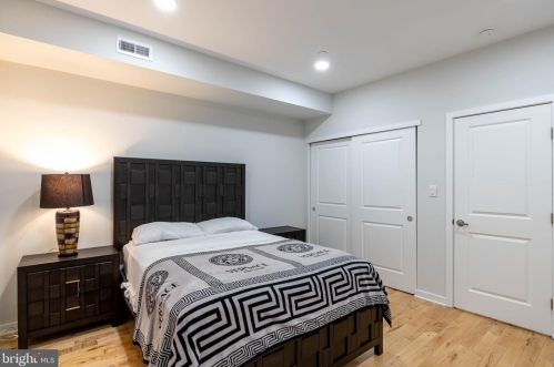 1320 31 St, Philadelphia PA 19146-3401 exterior