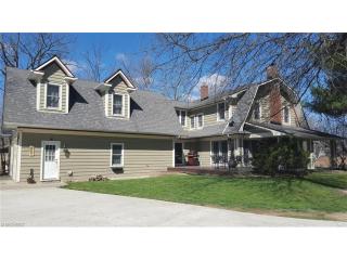 6816 Brookside Rd, Cleveland OH  44131-6362 exterior