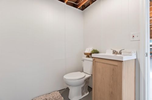 7729 Coldspring Rd, Milwaukee WI  53220-2816 exterior