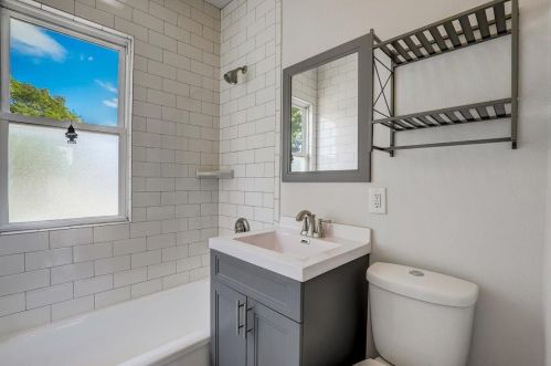 1101 72nd St, Milwaukee WI  53214-3119 exterior