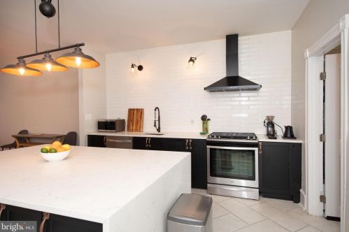 5213 Catharine St, Philadelphia PA 19143-2625 exterior