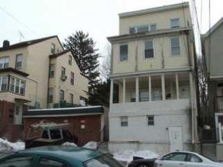 22 6th St, Paterson, NJ 07522-1303