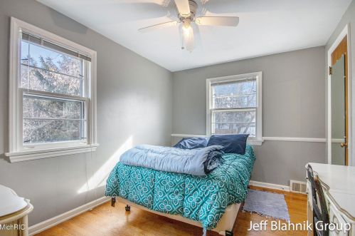 1808 Diamond Ave, Grand Rapids MI 49505-4815 exterior