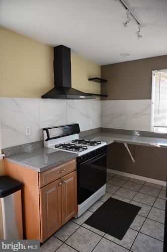 9427 Academy Rd, Philadelphia PA  19114-2623 exterior