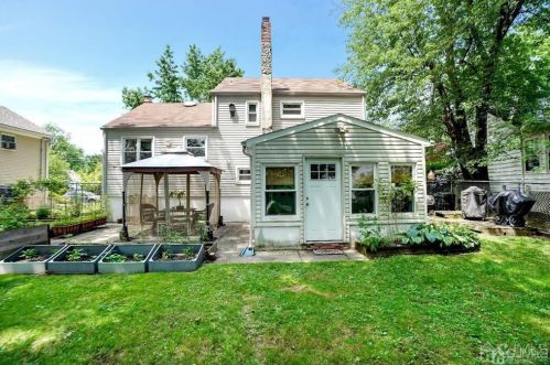 12 Pne St, Edison NJ 08817-4743 exterior