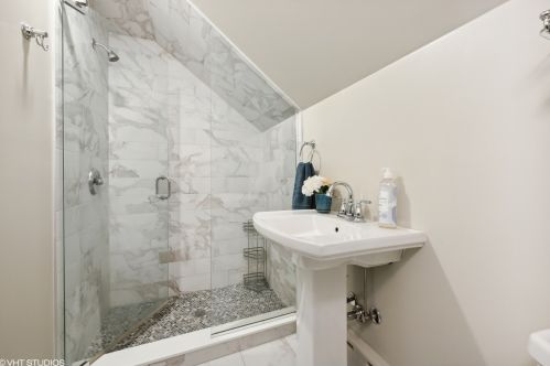 2439 Monitor Ave, Chicago IL 60639-2327 exterior