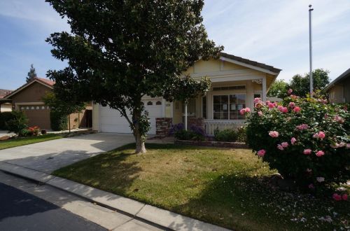 3320 Spring Garden Dr, Turlock, CA 95382-9721