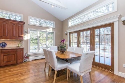 8 Indian Rock Pl, Wilton CT 06897-1540 exterior