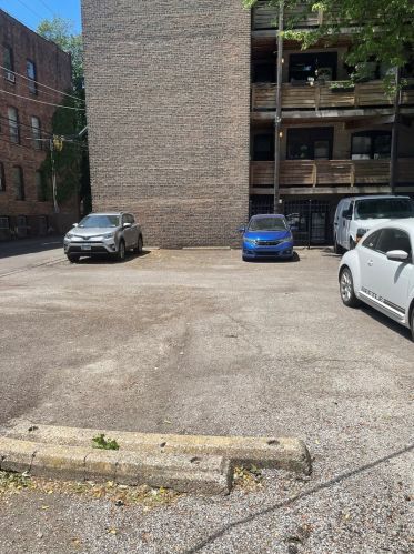 1441 Farwell Ave, Chicago IL  60626-3441 exterior