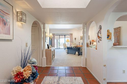 6880 Loma Del Bribon, Tucson AZ  85750-6372 exterior