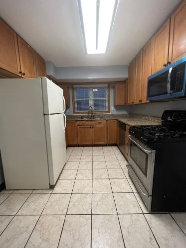 6043 Mozart St, Chicago IL  60629-2216 exterior