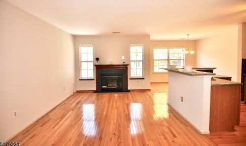 40 Springholm Dr, Berkeley Heights NJ  07922-2729 exterior