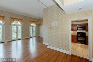 2348 Queen St, Arlington VA  22202-1549 exterior