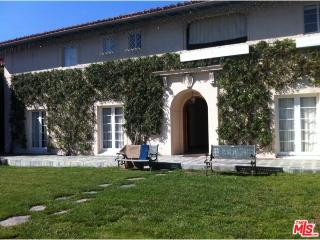 453 Las Palmas Ave, Los Angeles CA  90038-3516 exterior