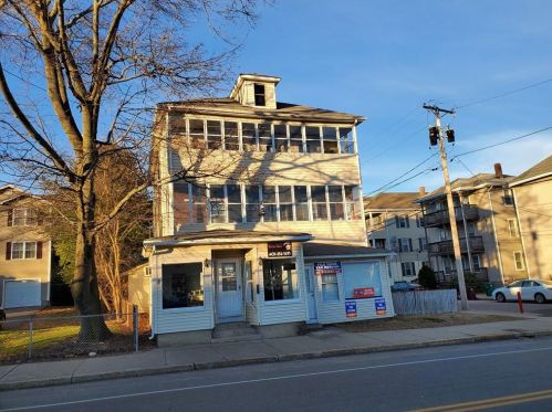 284 Cass Ave, Woonsocket, RI 02895-4712