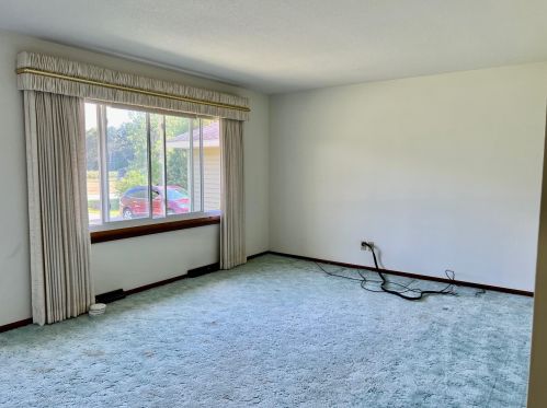 1649 Tyler Rd, Meskegon MI 49445-9320 exterior