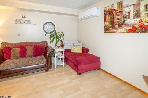 992 Milton Blvd, Rahway NJ 07065-1721 exterior