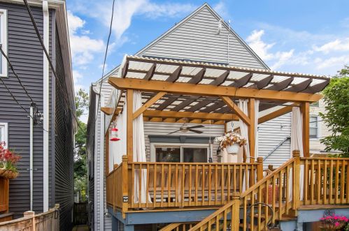 2152 Farragut Ave, Chicago IL 60625-1204 exterior