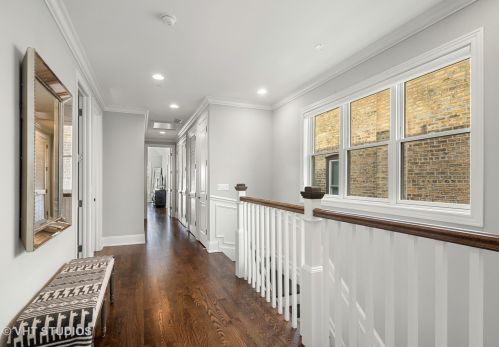 1654 Carmen Ave, Chicago IL 60640-2703 exterior