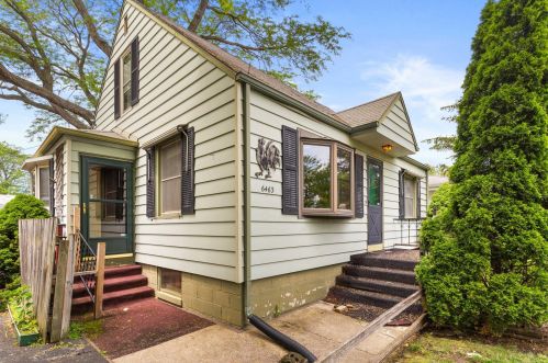 6463 Garden Grove Ln, Milwaukee, WI 53209-3417