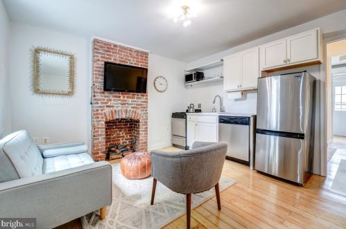 1212 Maryland Ave, Washington DC 20002-5570 exterior