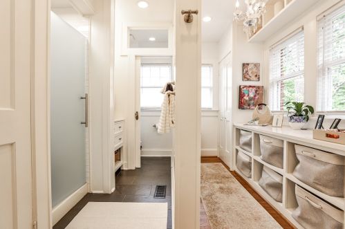 2424 Glenwood Dr, Atlanta GA  30305-4341 exterior