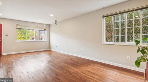 27 Garden Dr, Alexandria VA  22304-4927 exterior