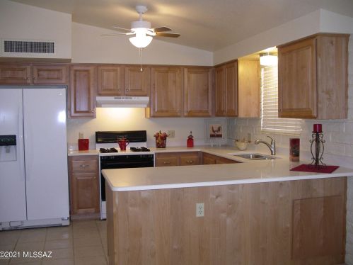 7442 Camino De La Tierra, Tucson AZ  85746-8391 exterior