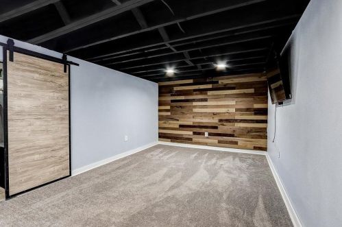 10341 Silver Spring Dr, Milwaukee WI 53209-5149 exterior