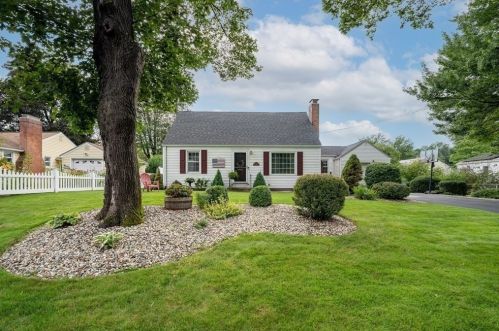 16 Robinson Rd, West Springfield, MA 01089-2933