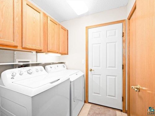 721 Almac Dr, Duluth MN 55810-1710 exterior