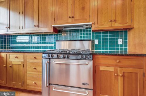 414 7 St, Washington DC 20003-2756 exterior