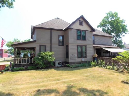 32 Messenger St, Canton, WI 54868-2254