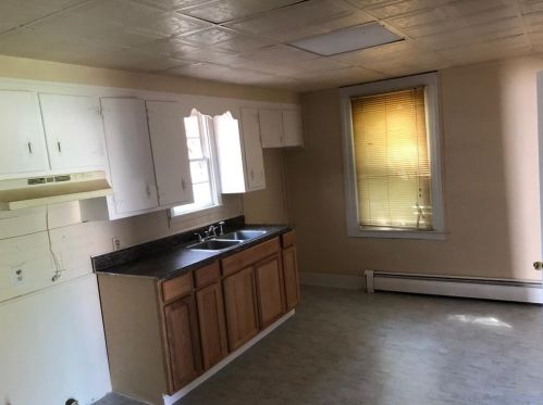 9 Barclay St, Worcester MA 01604-4234 exterior