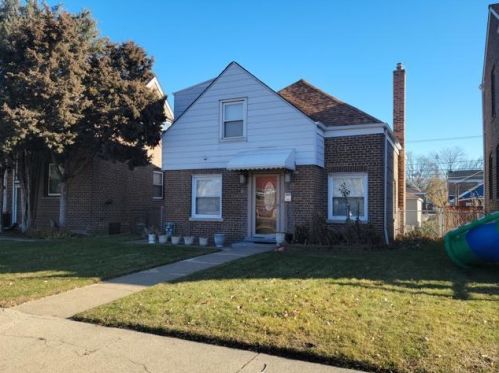 10933 Avenue, Chicago, IL 60617-6704