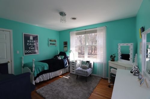 11 Hubbard Rd, Dover NH 03820-4272 exterior