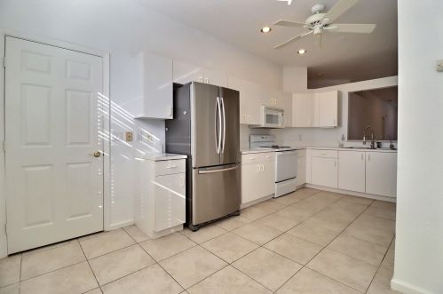 9640 Cres Vw Dr, Boynton Beach FL 33437-5929 exterior