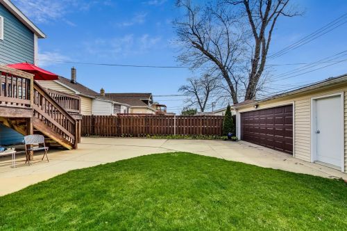 4316 Moody Ave, Chicago IL 60638-3545 exterior