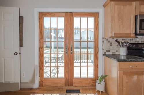 23 Concord Dr, Middletown RI 02842-5251 exterior